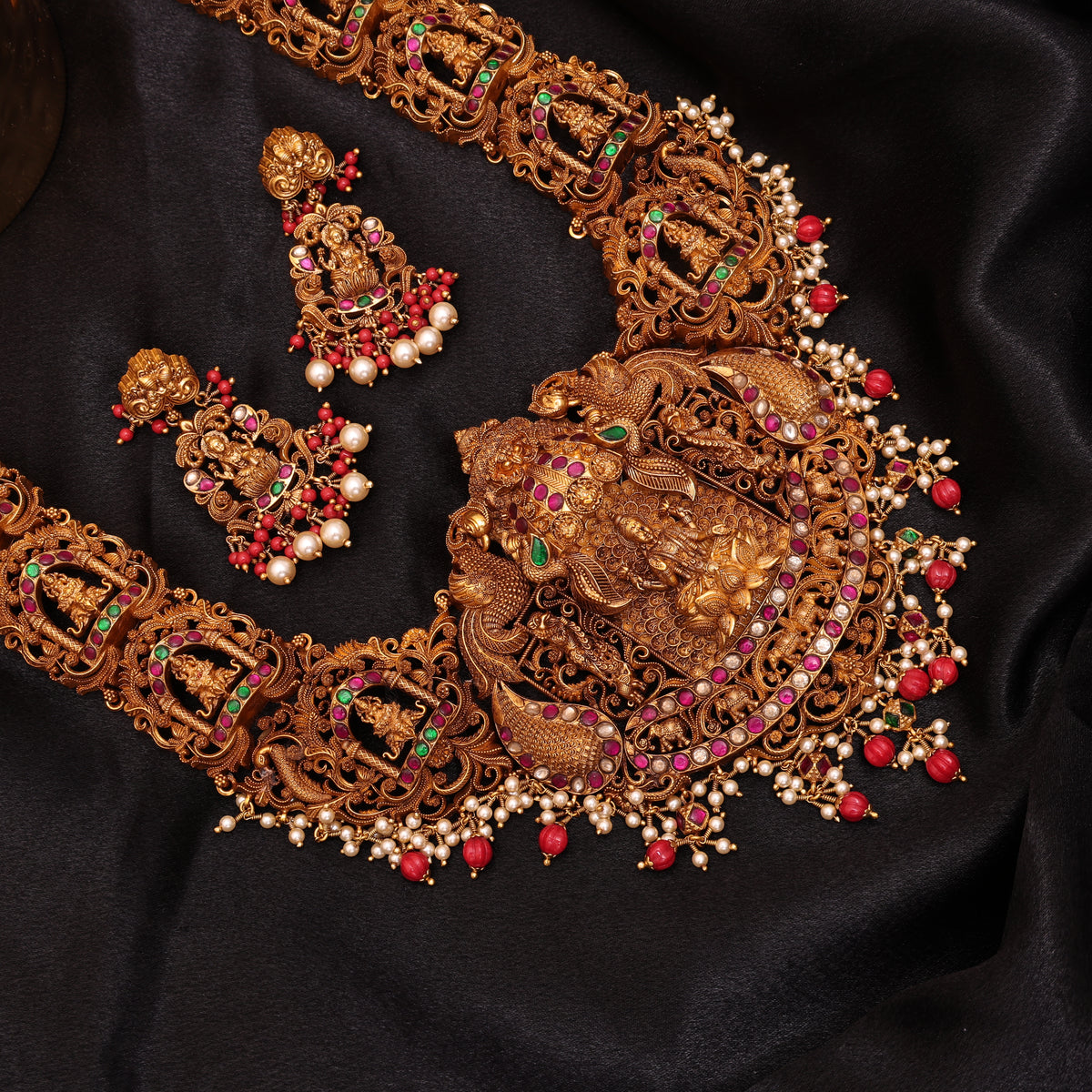 3D Laxmi Necklace Pearl Beads Moonga Hangings Red/White/Green Stone